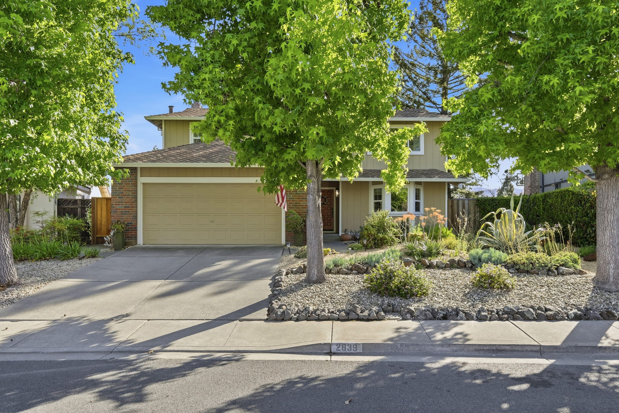 001_F8_2839 Rockridge Dr