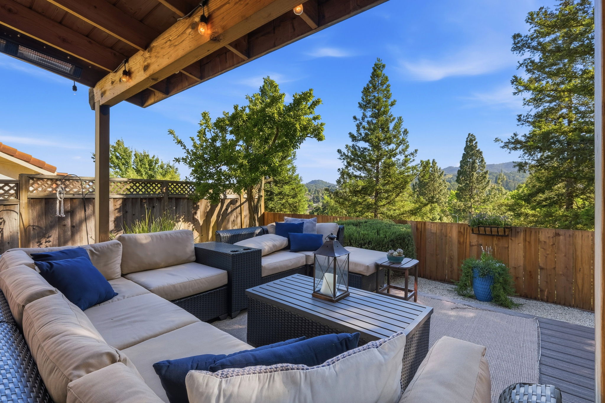 041_F8_2839 Rockridge Dr