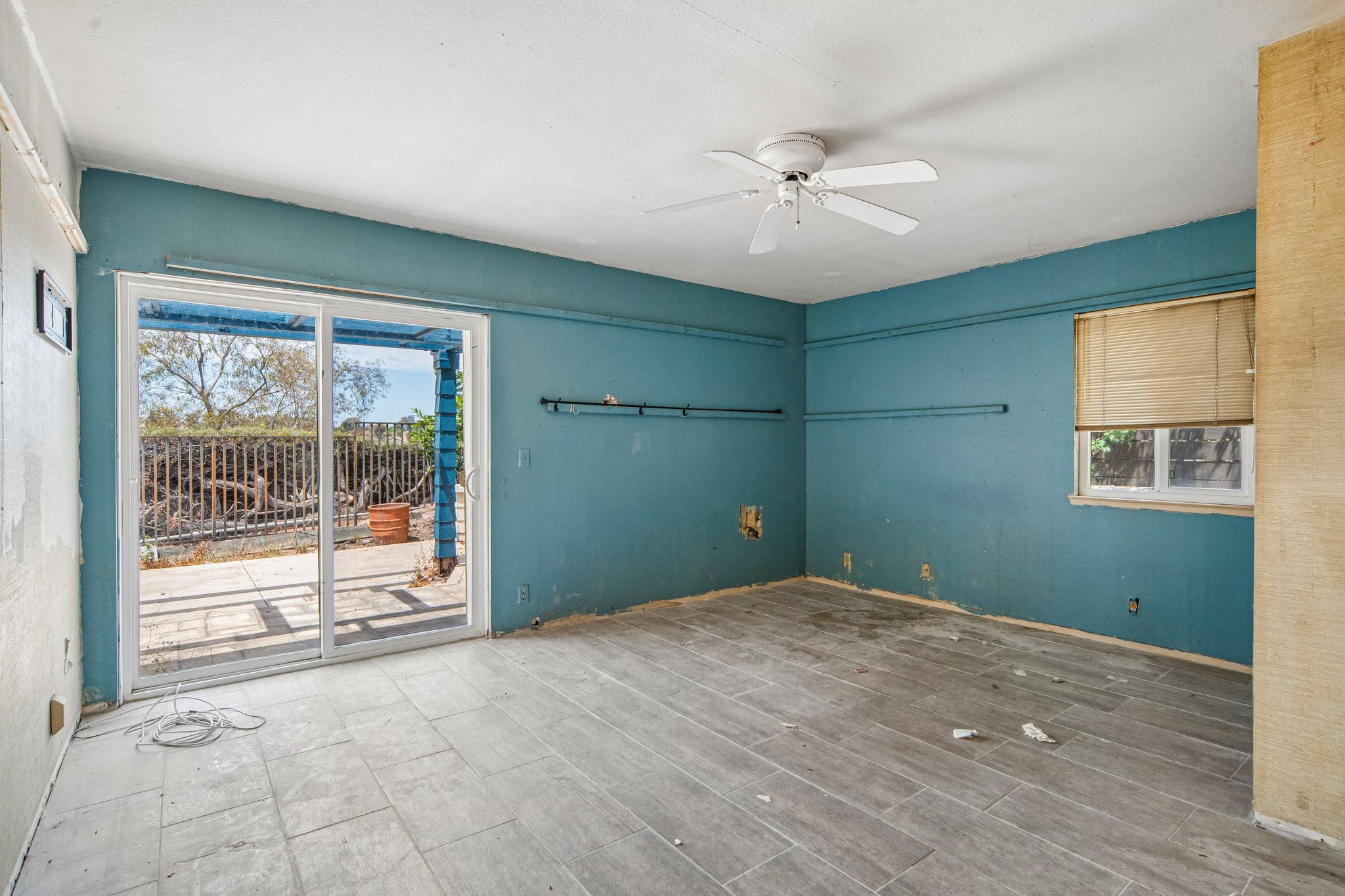 Lakewood Dr-S1408-016.jpg