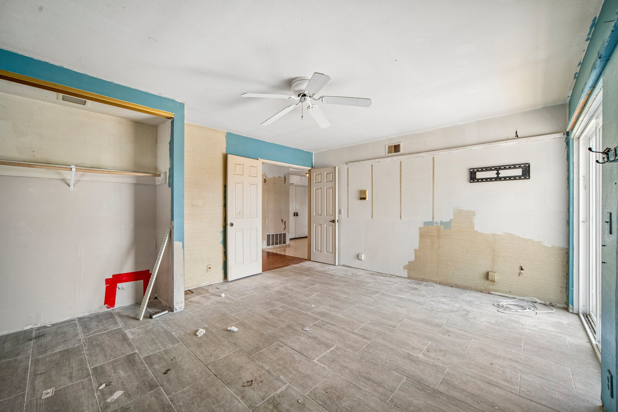 Lakewood Dr-S1408-018.jpg