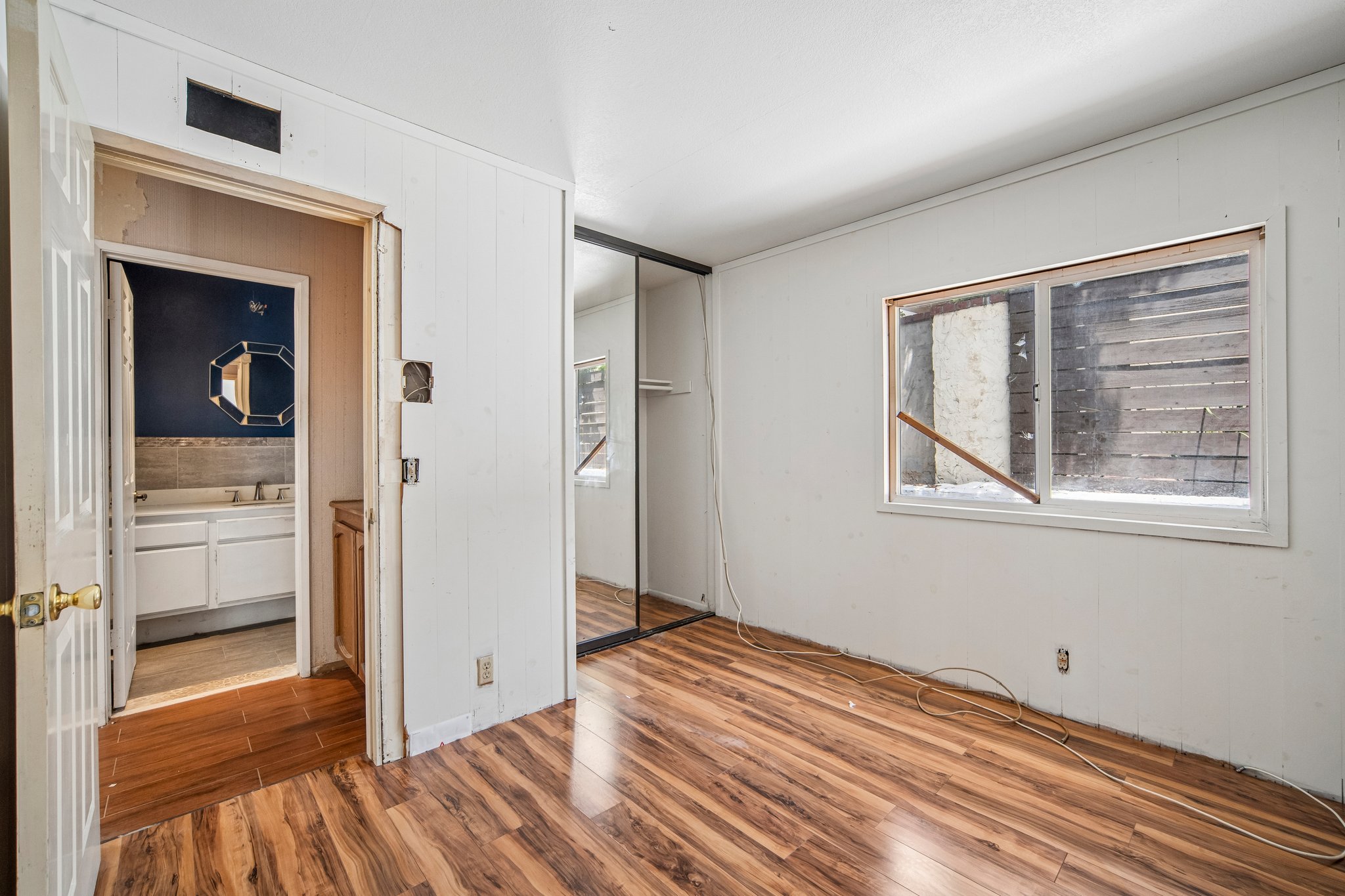 Lakewood Dr-S1408-023.jpg