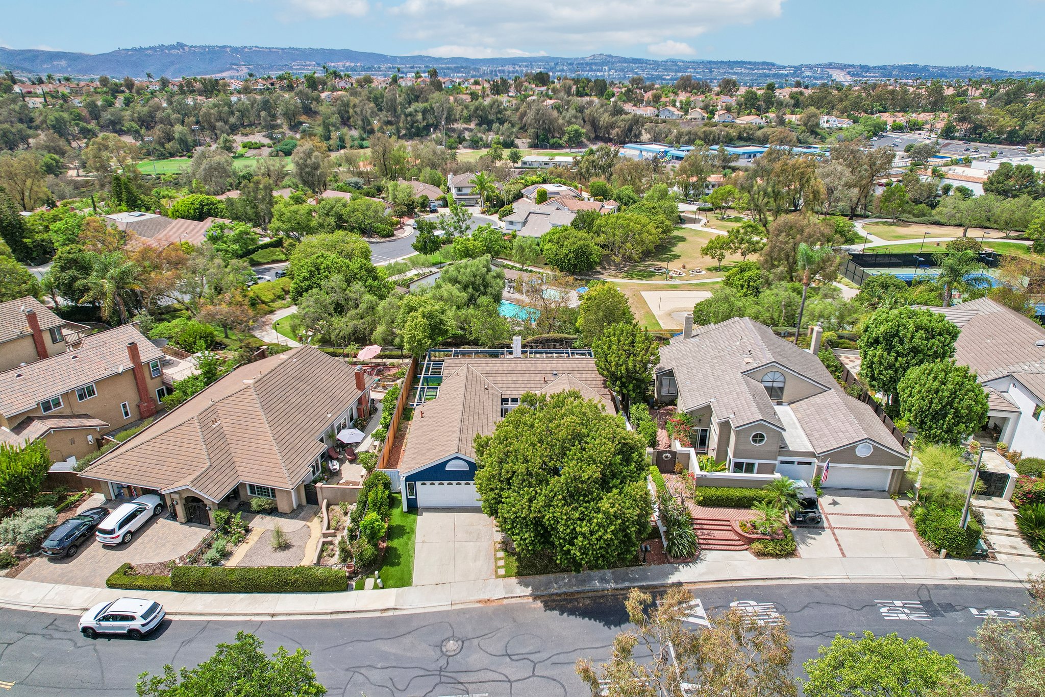 Lakewood Dr-S1408-041.jpg