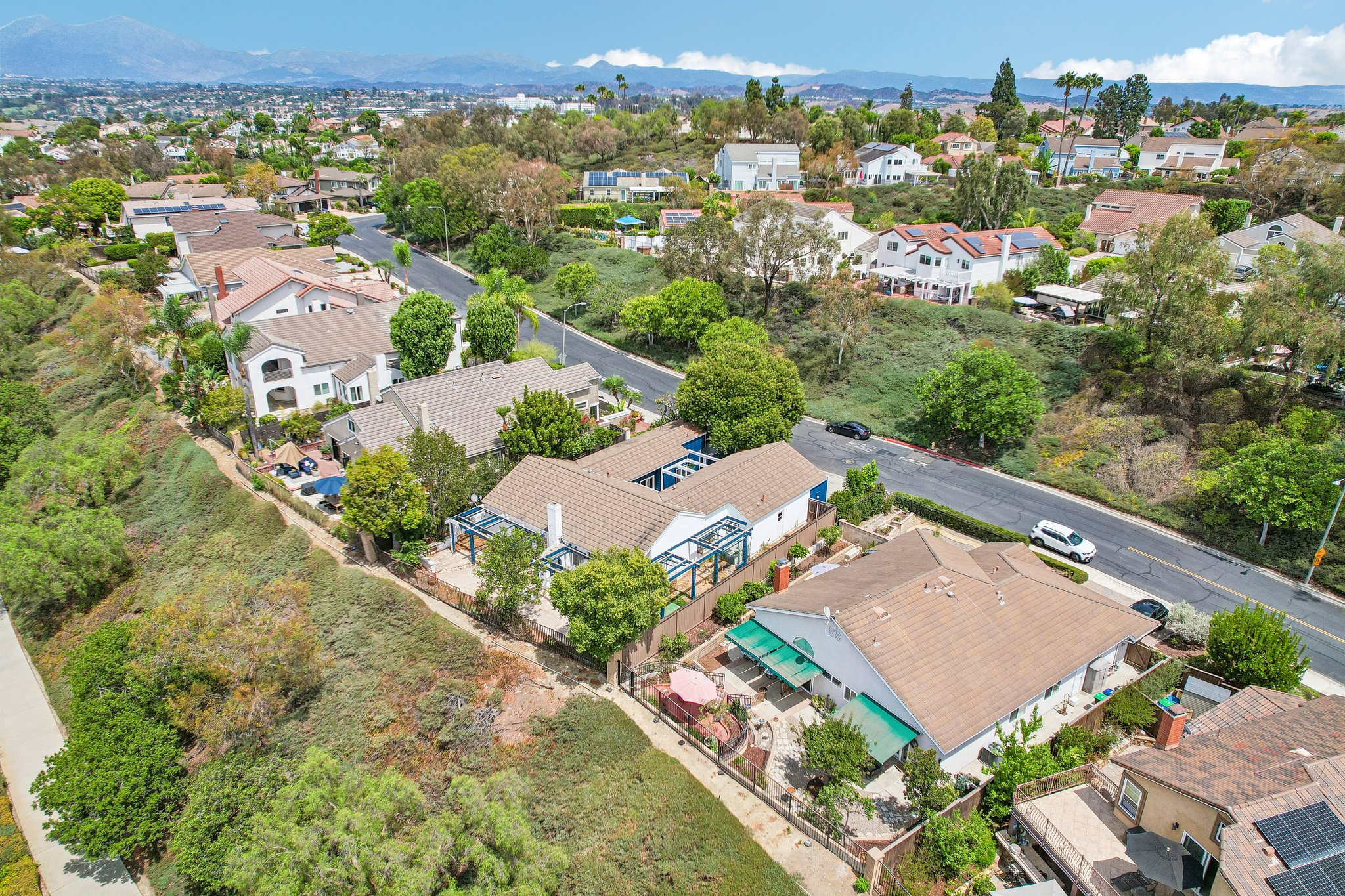 Lakewood Dr-S1408-046.jpg