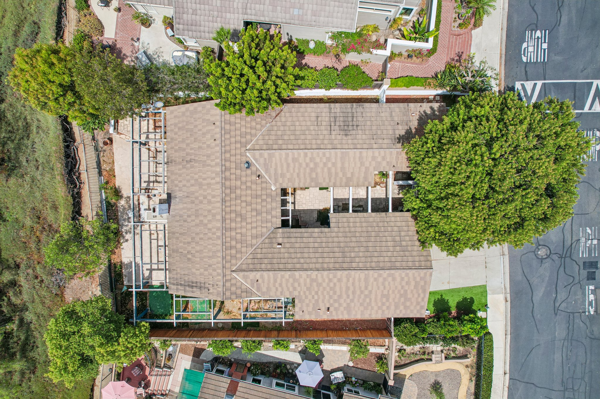 Lakewood Dr-S1408-047.jpg