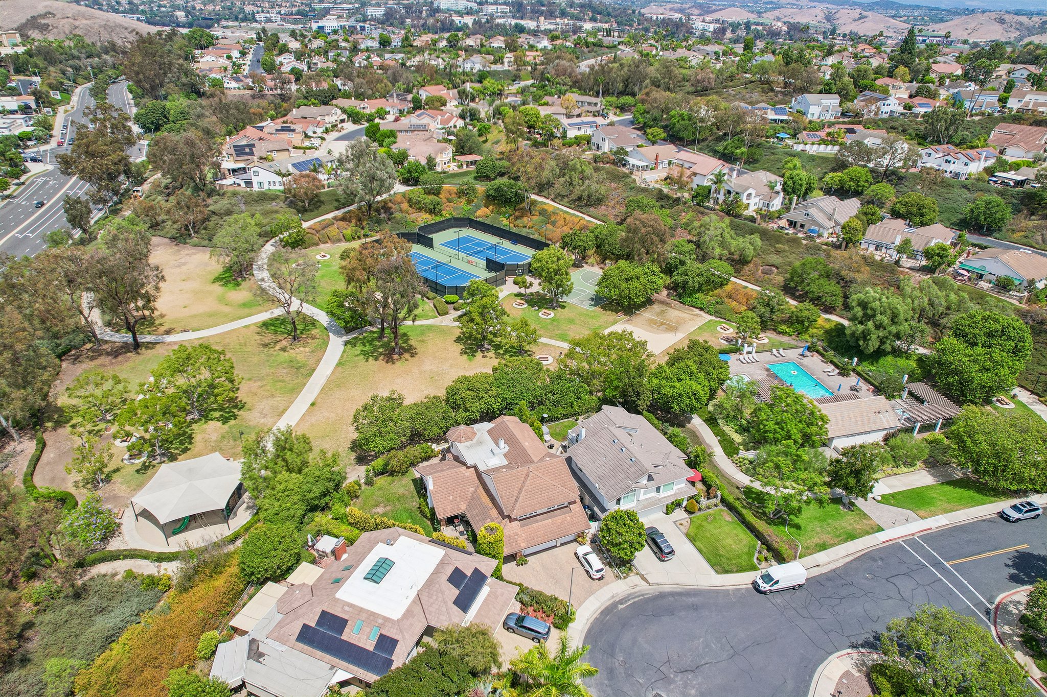Lakewood Dr-S1408-049.jpg