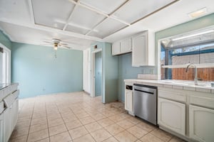 Lakewood Dr-S1408-010.jpg