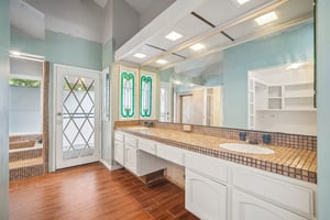 Lakewood Dr-S1408-028.jpg