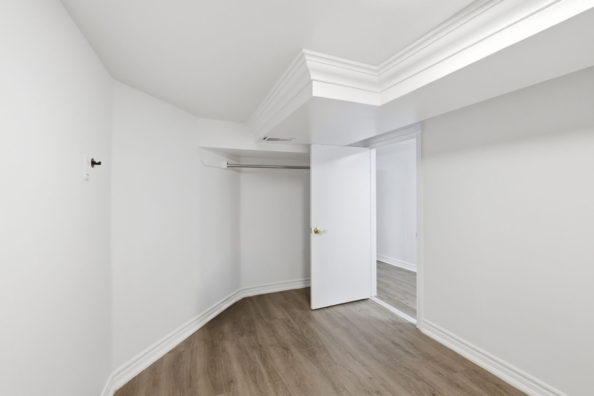 Property in Toronto — delivered property photograph 6