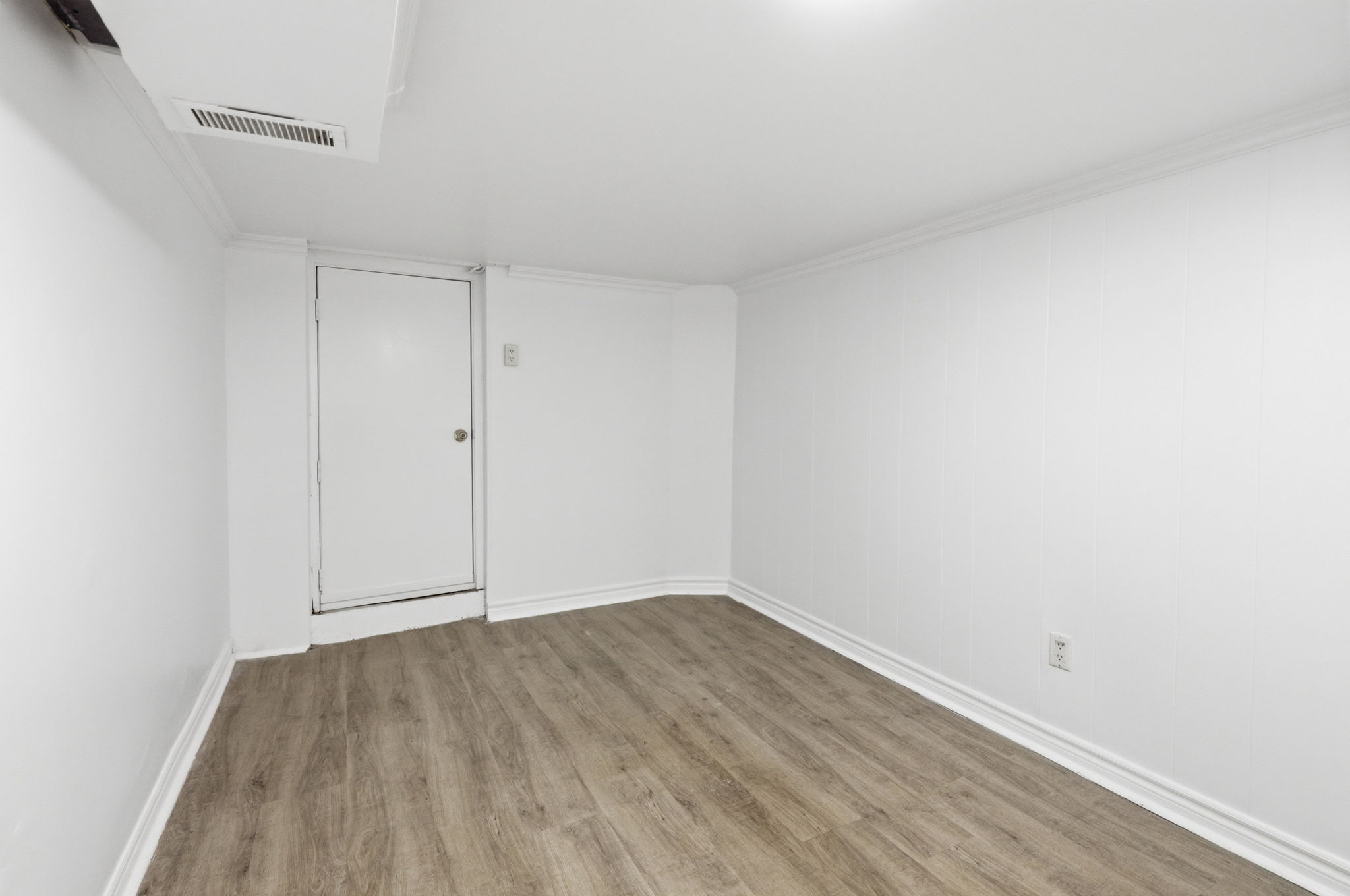 Property in Toronto — delivered property photograph 10