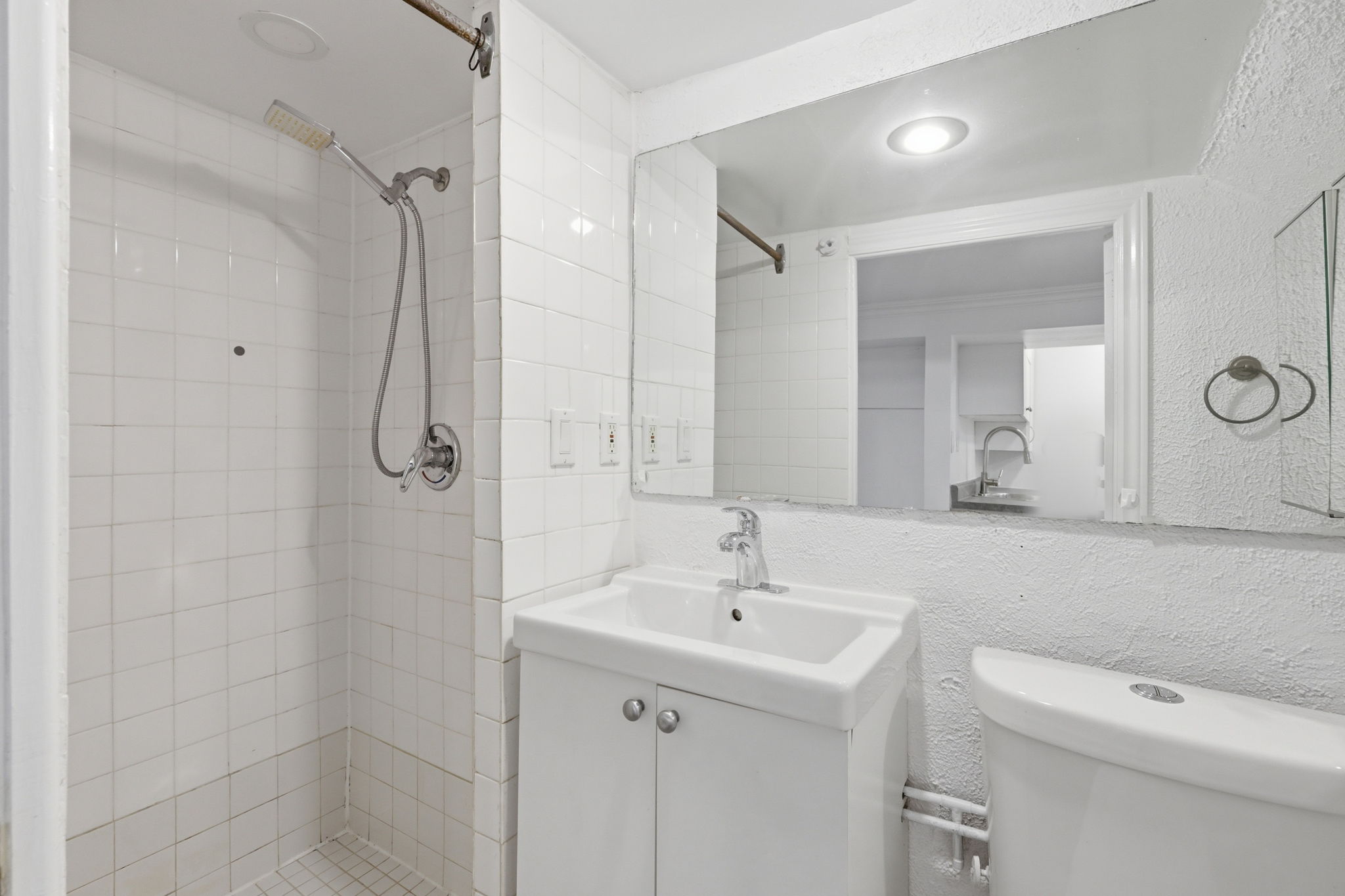 Property in Toronto — delivered property photograph 12