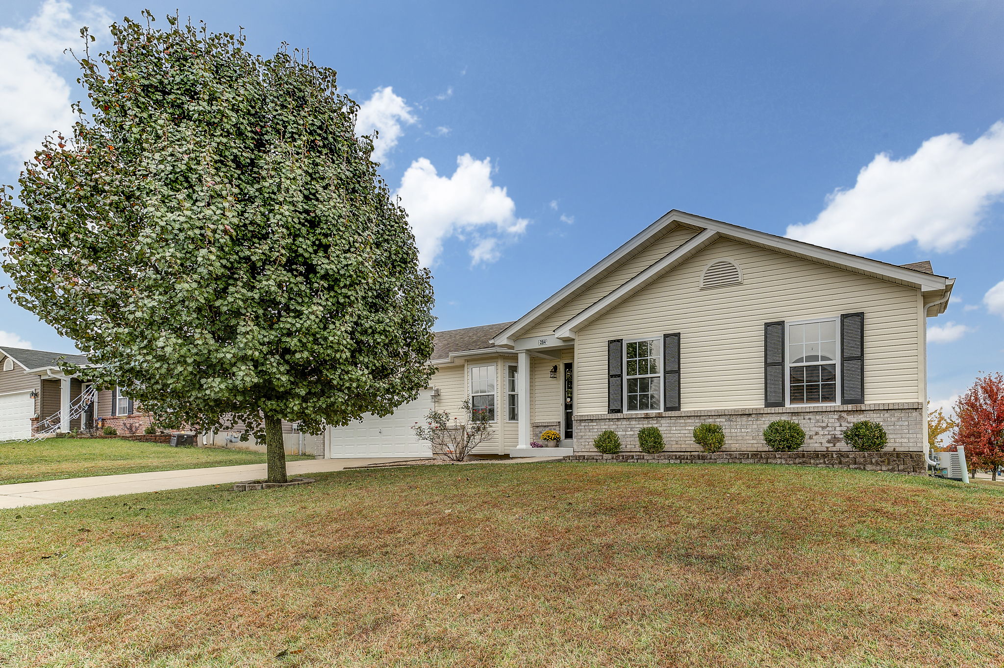  284 Whitetail Crossing Dr, Troy, MO 63379, US