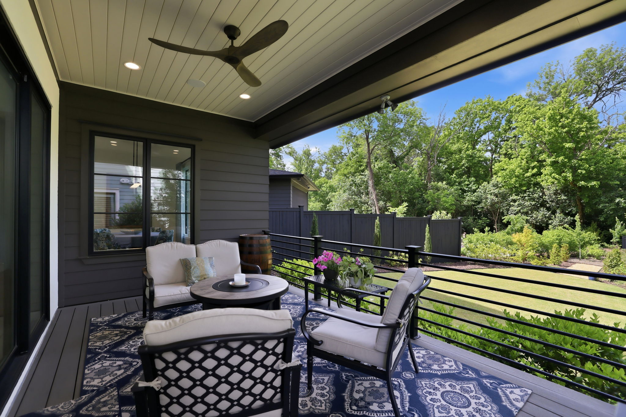  Photo 41