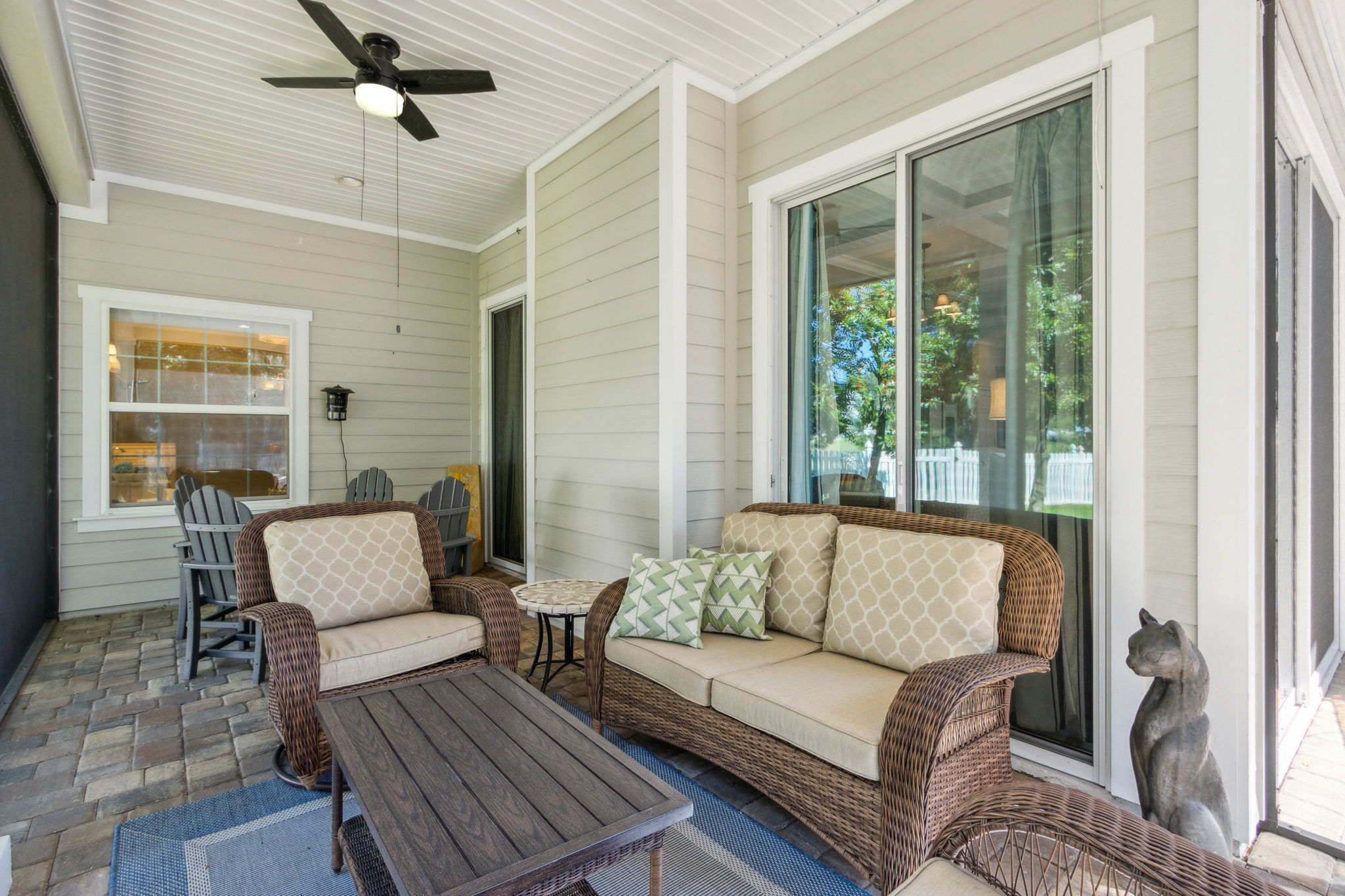 Screened-in Porch