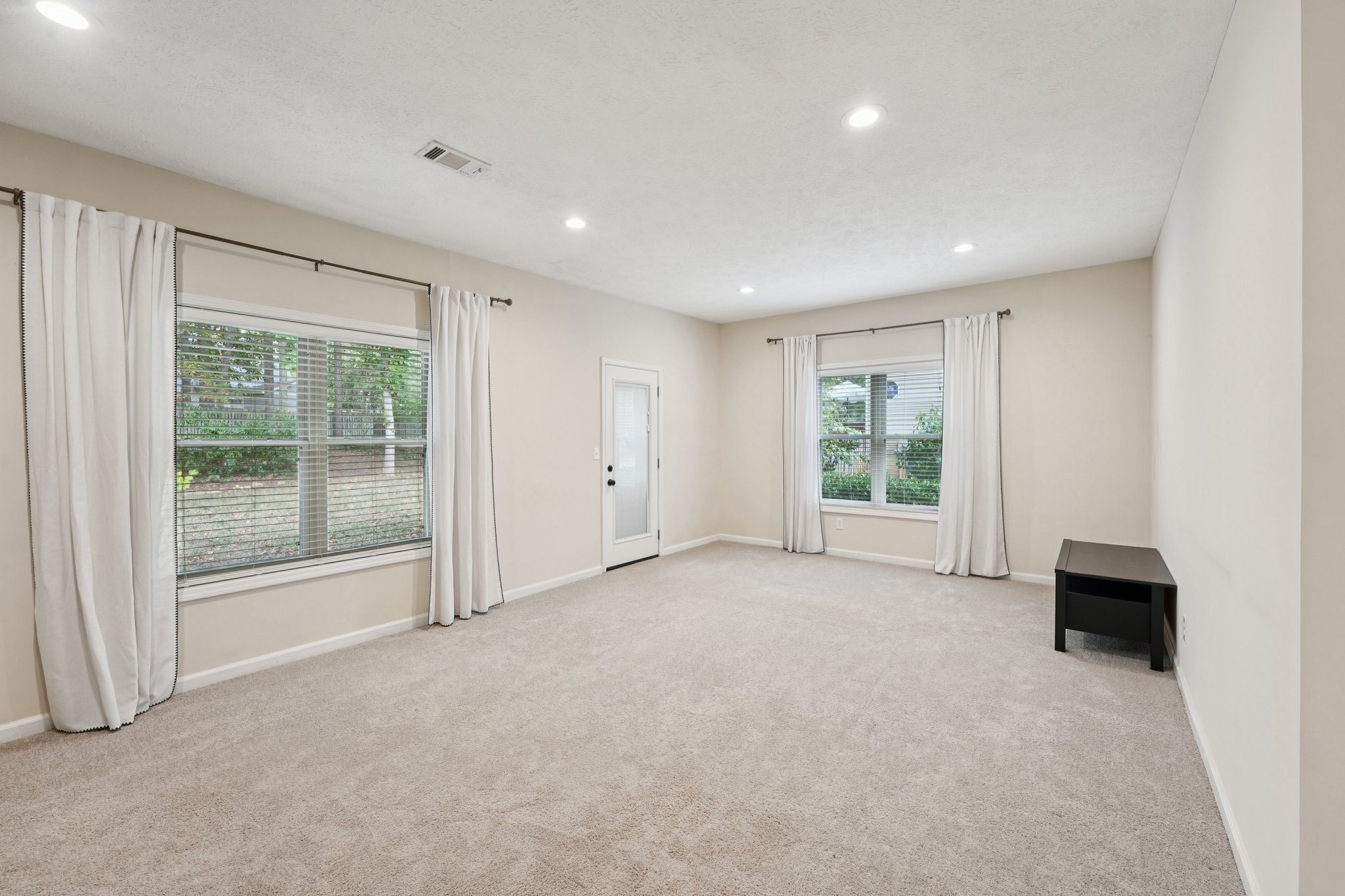 Forest Chase Dr-S2210-039.jpg