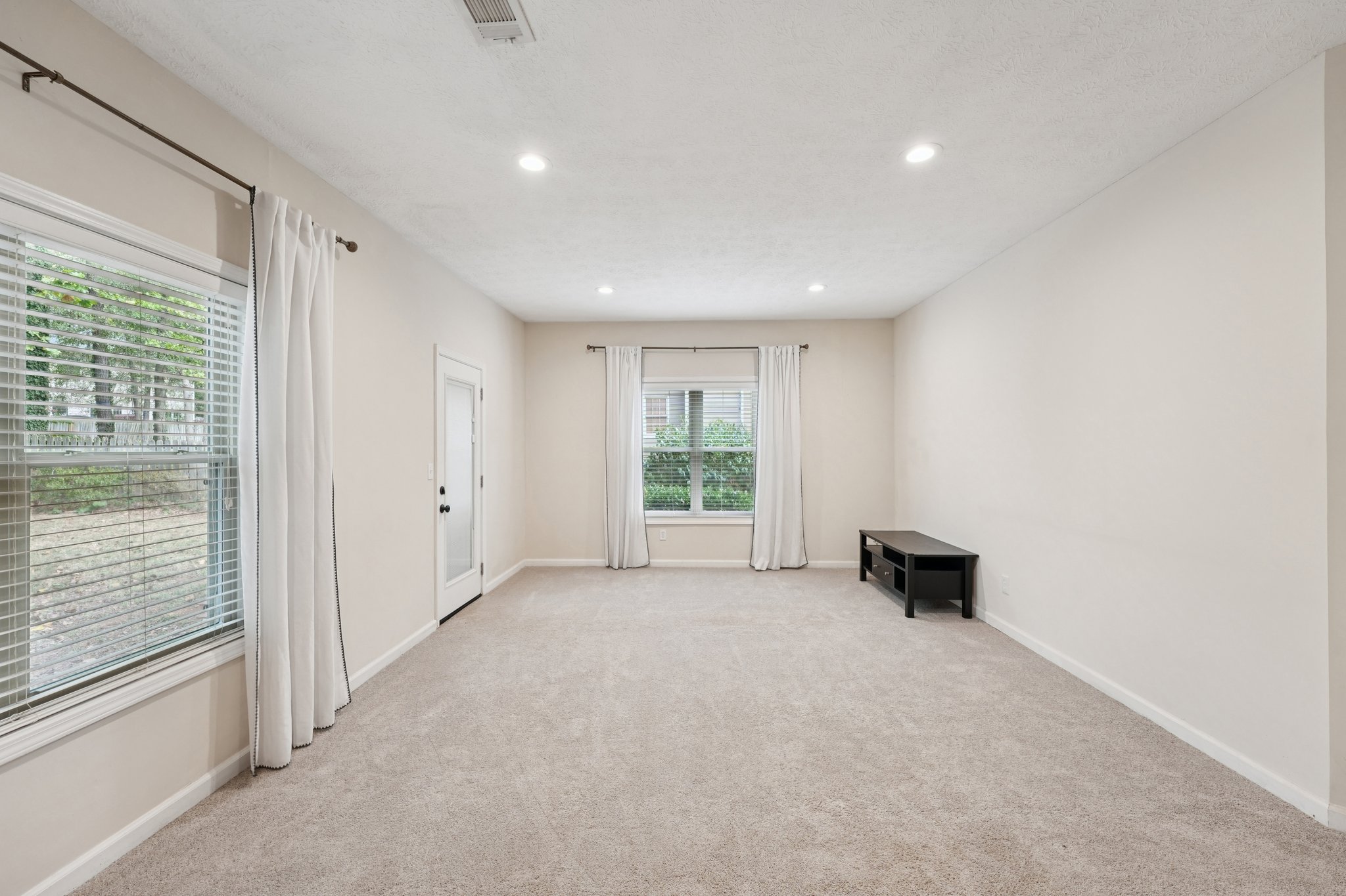 Forest Chase Dr-S2210-040.jpg