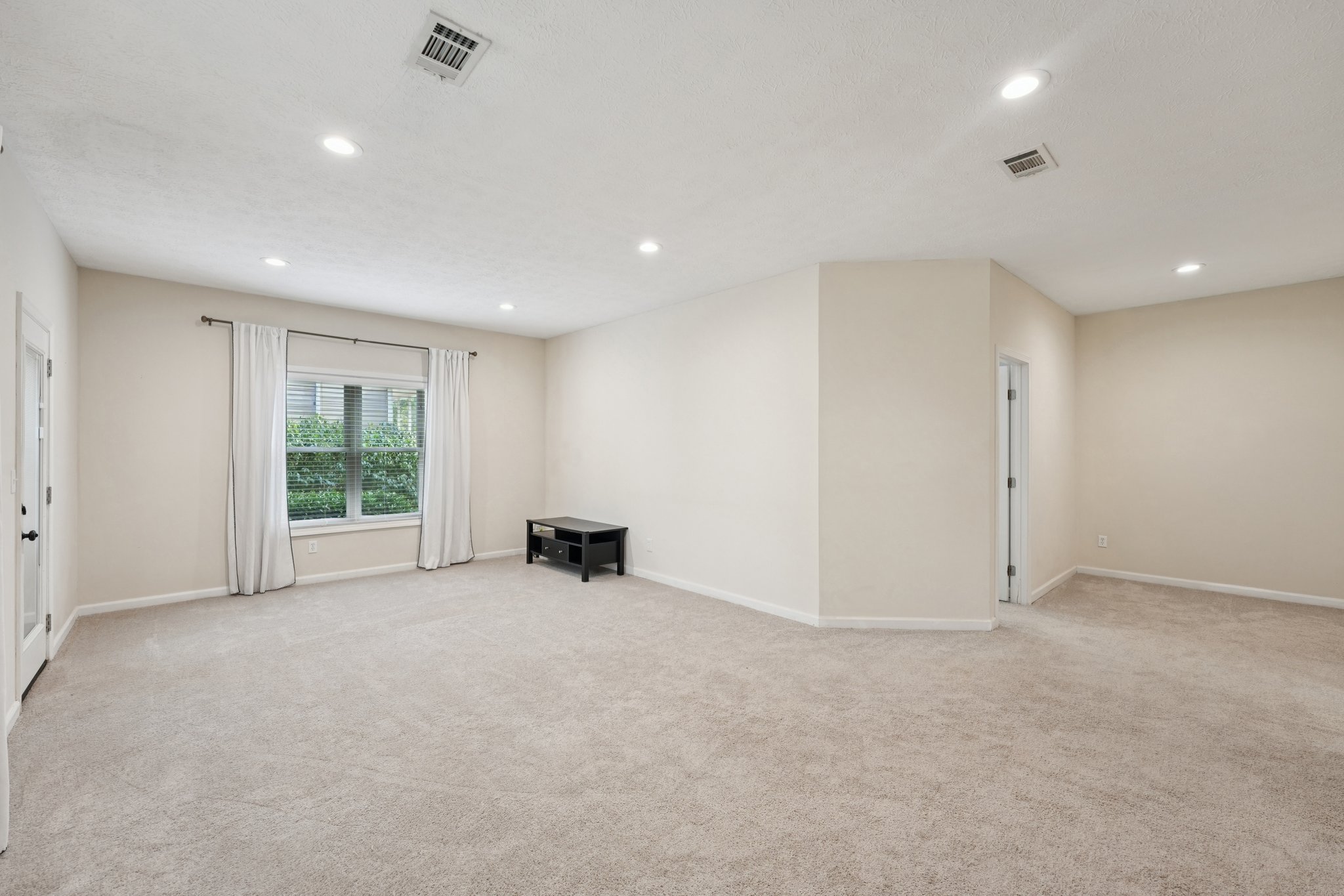 Forest Chase Dr-S2210-041.jpg