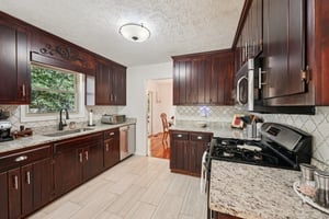 Forest Chase Dr-S2210-024.jpg