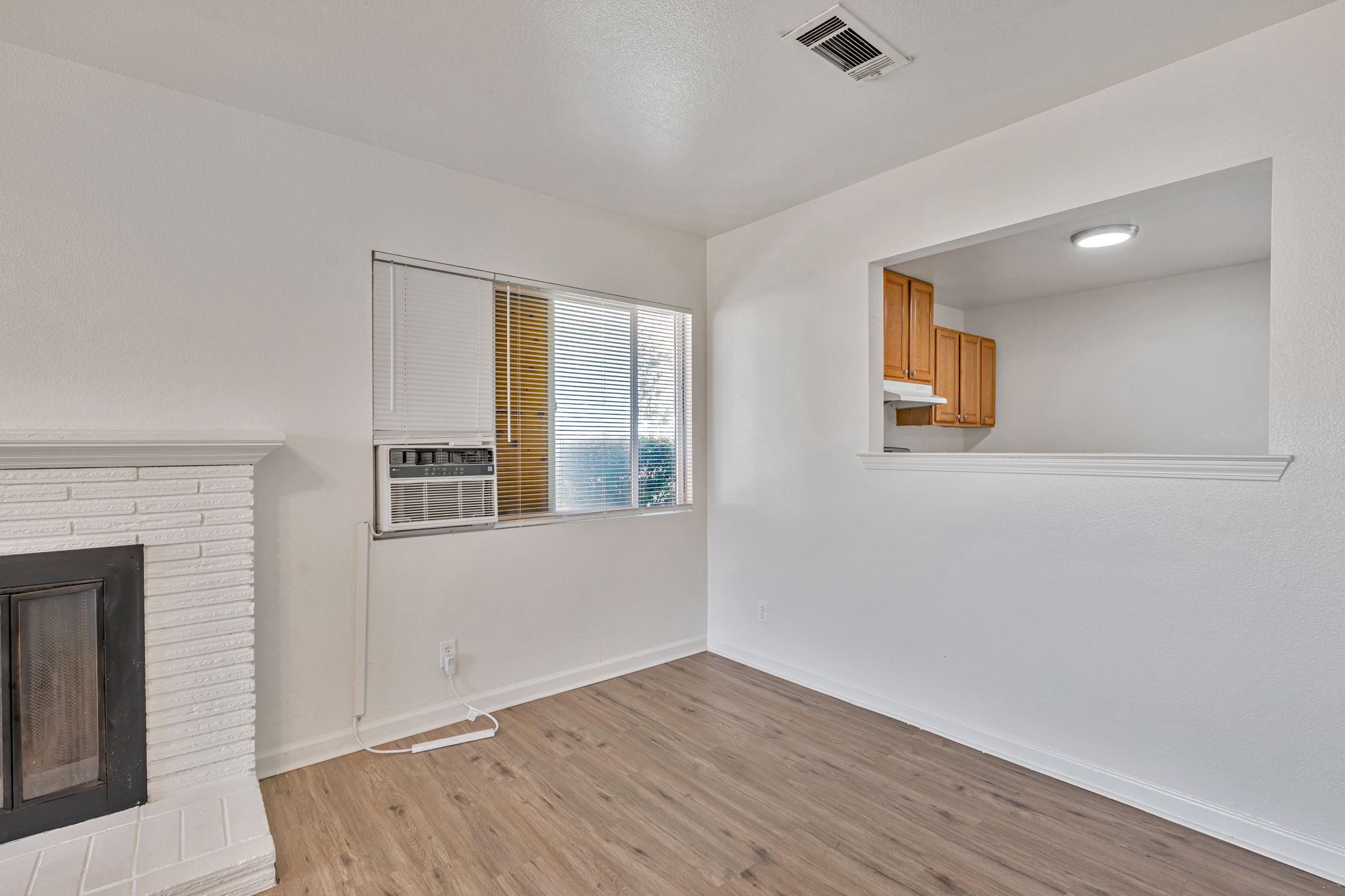 012_ 2842 N First St 