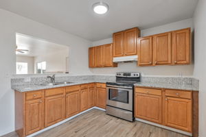 015_ 2842 N First St 