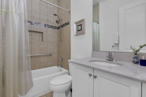 Guest Full Bath