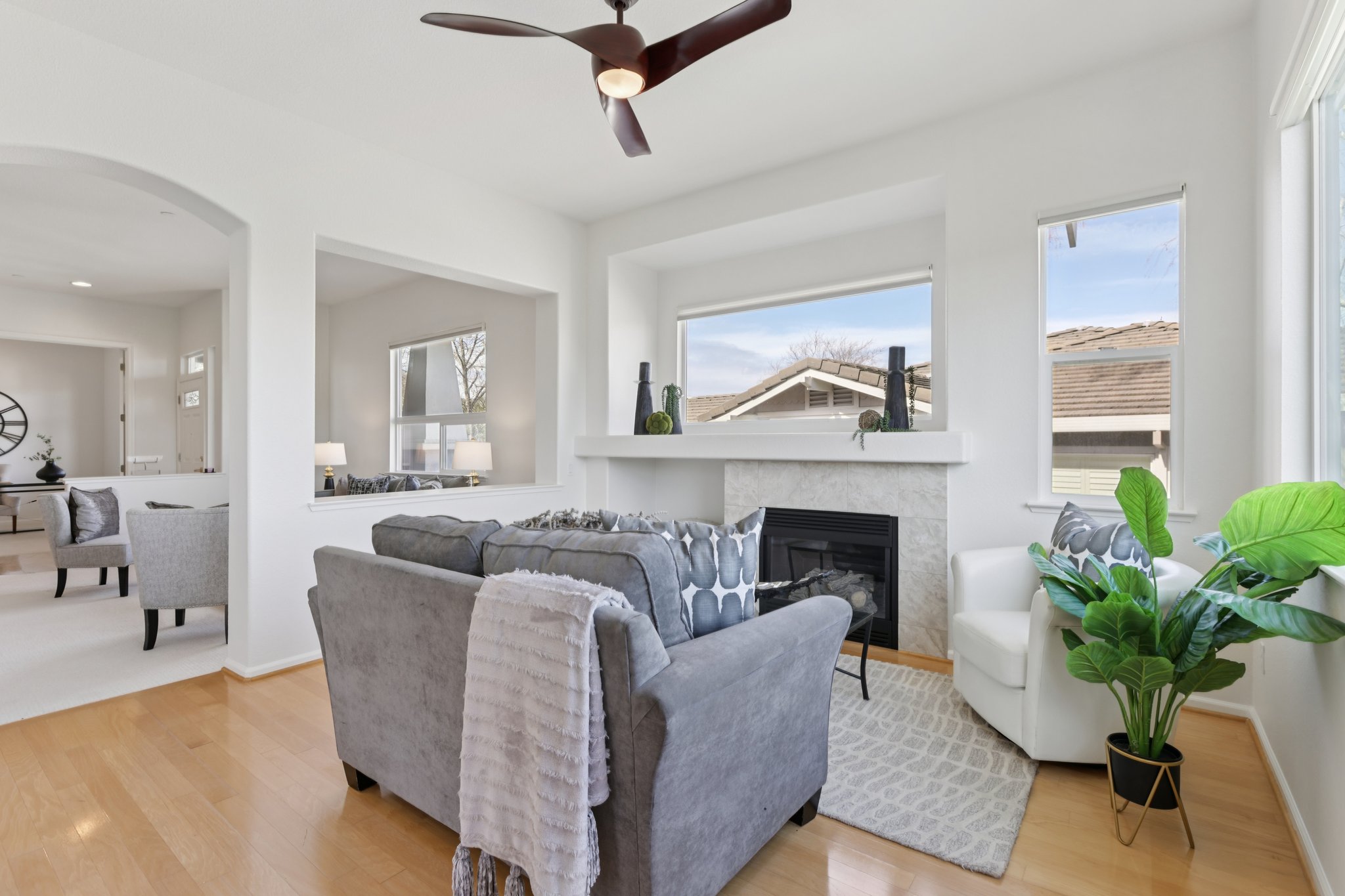 Saklan Indian Dr-S2302-010.jpg