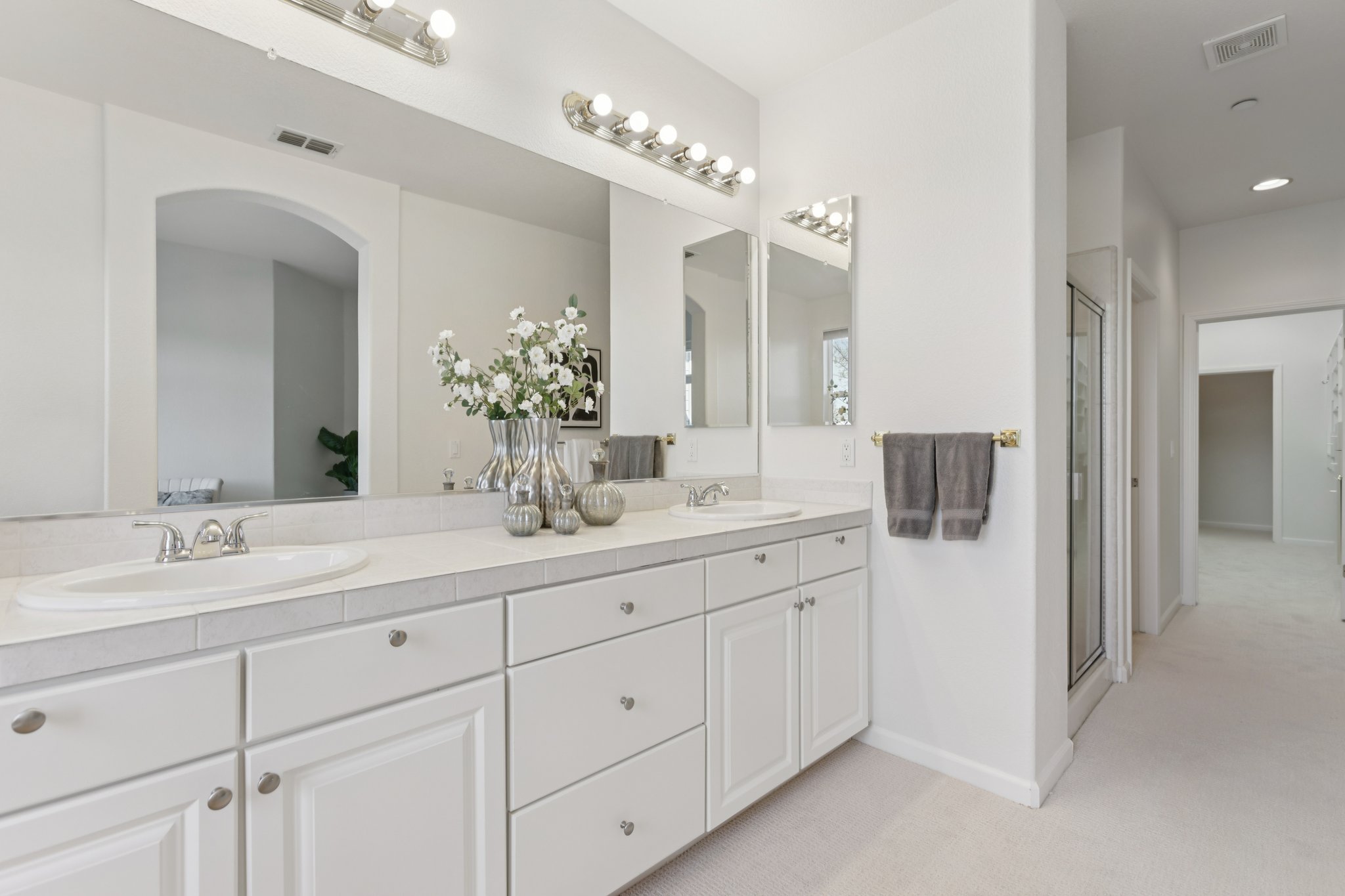 Saklan Indian Dr-S2302-027.jpg