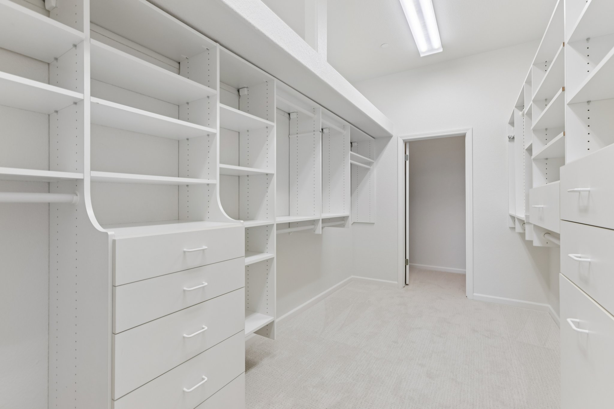 Saklan Indian Dr-S2302-029.jpg