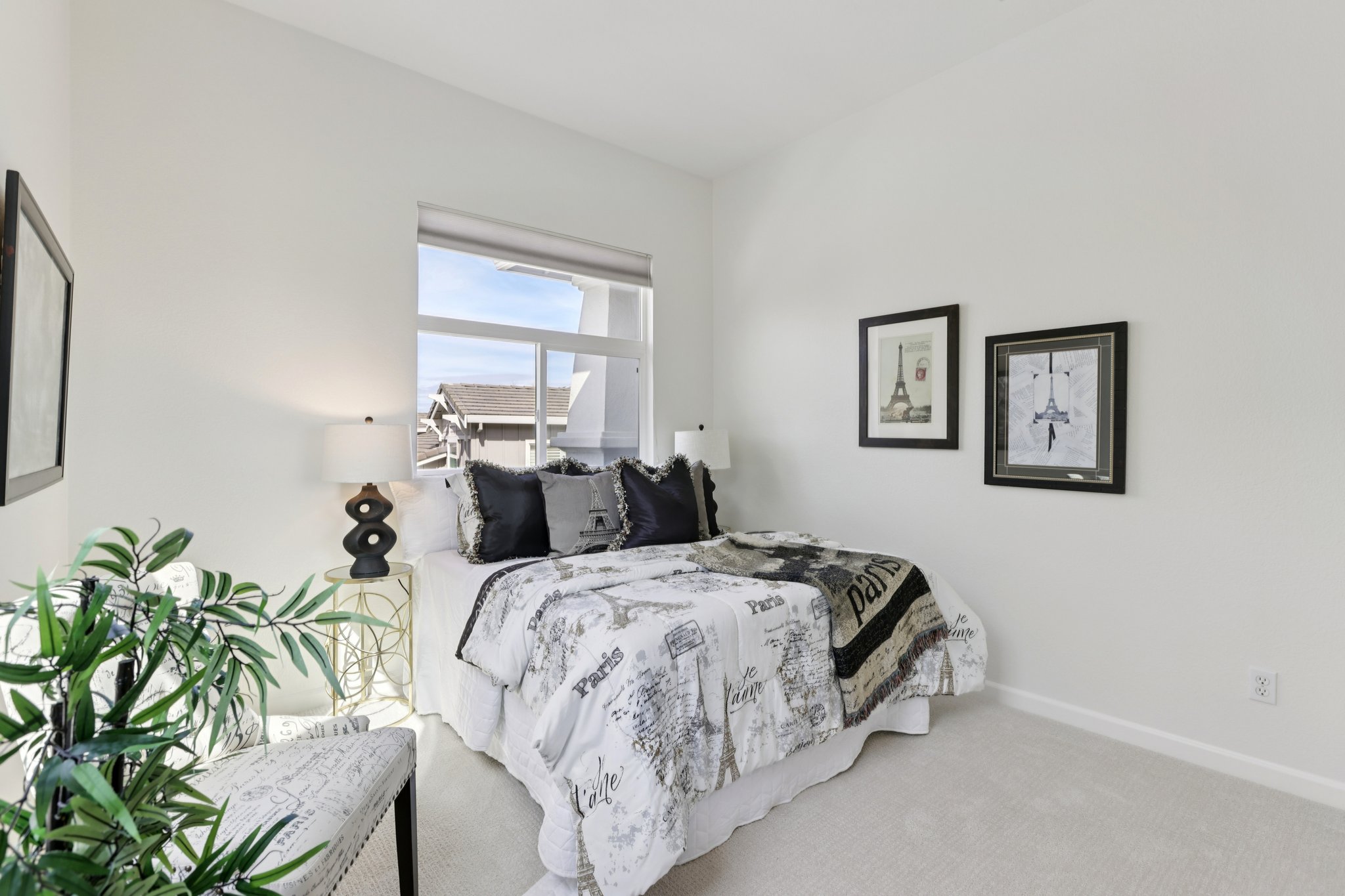 Saklan Indian Dr-S2302-036.jpg