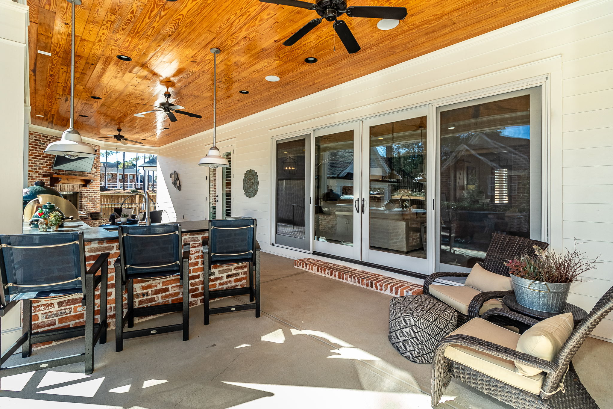 Covered Porch/Outdoor Living