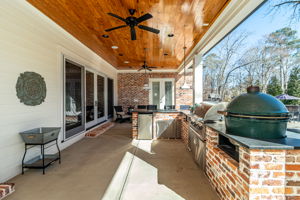 Covered Porch/Outdoor Living