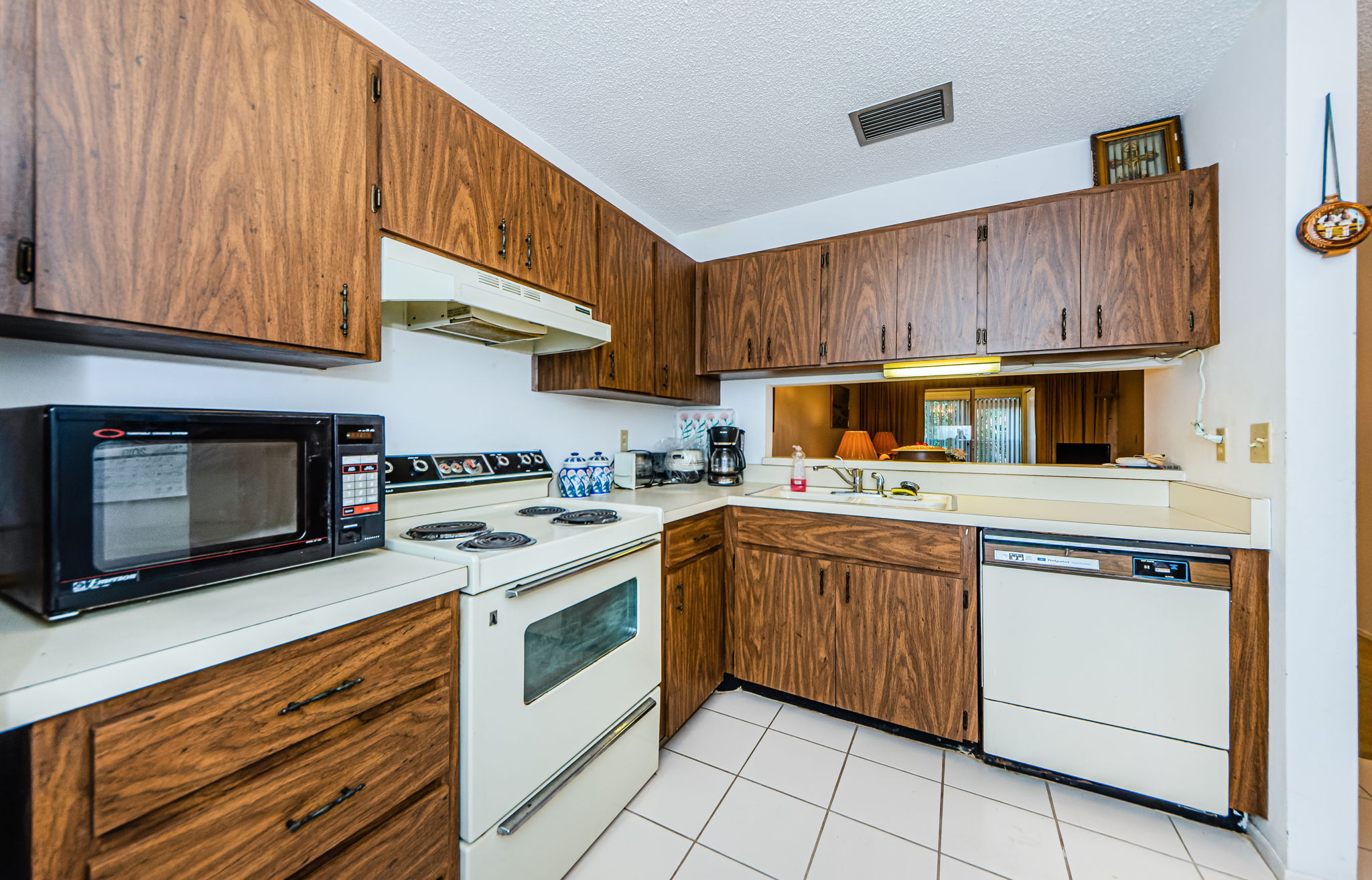 Kitchen 4-3