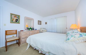 Master Bedroom 1b-2