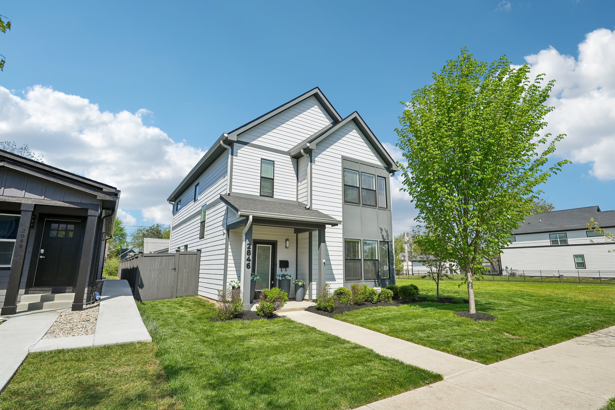 Macpherson Ave-S2204-002.jpg