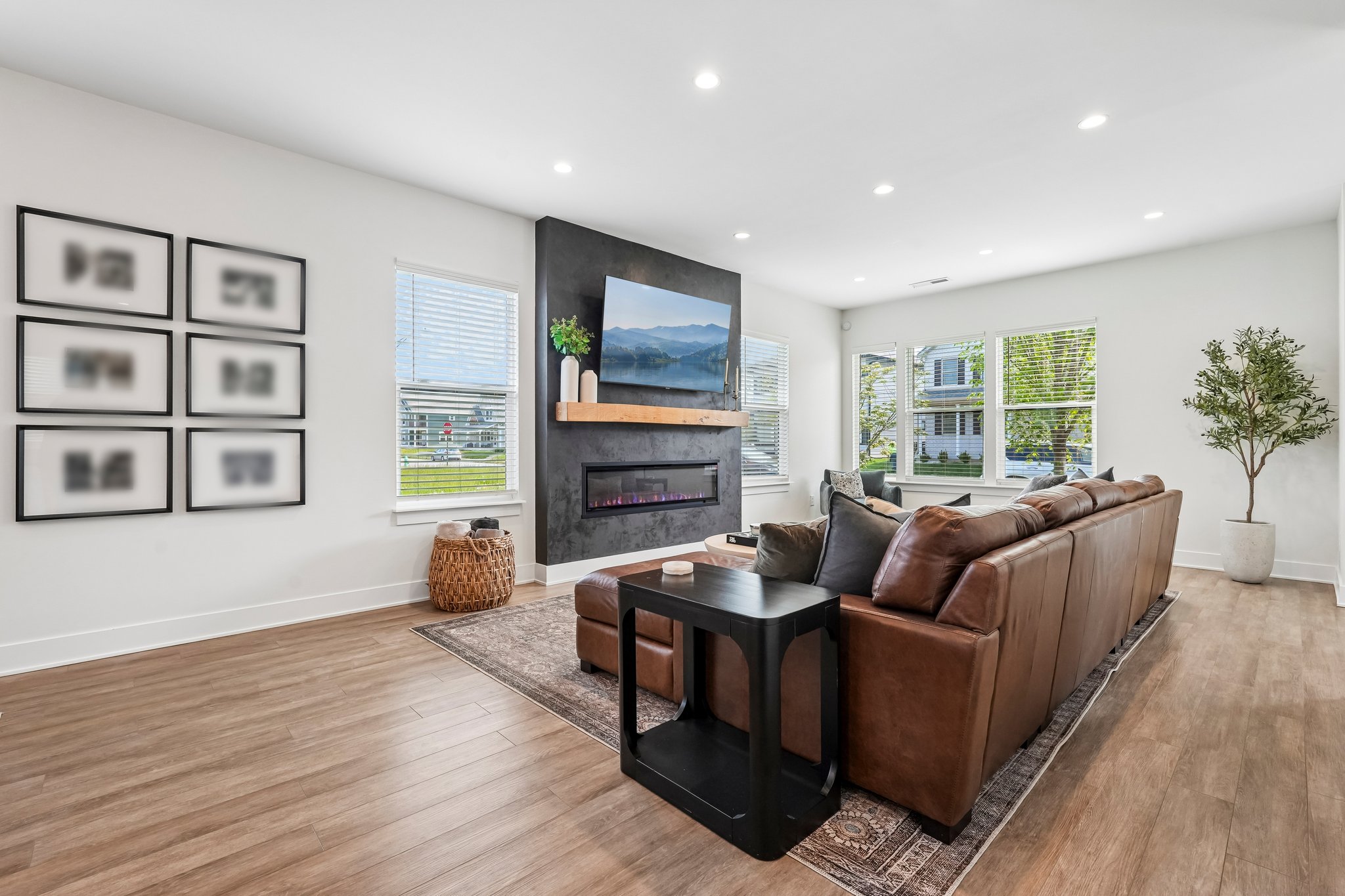 Macpherson Ave-S2204-012.jpg