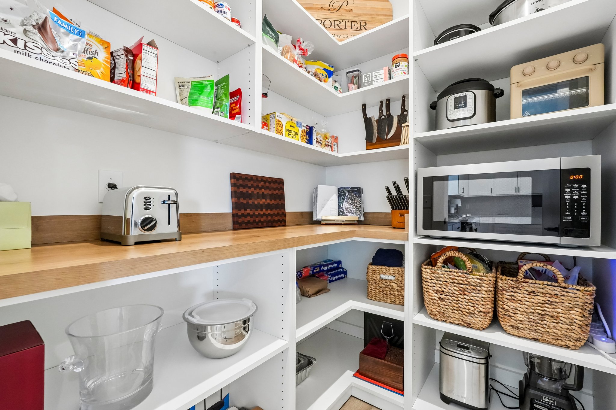 Macpherson Ave-S2204-026.jpg