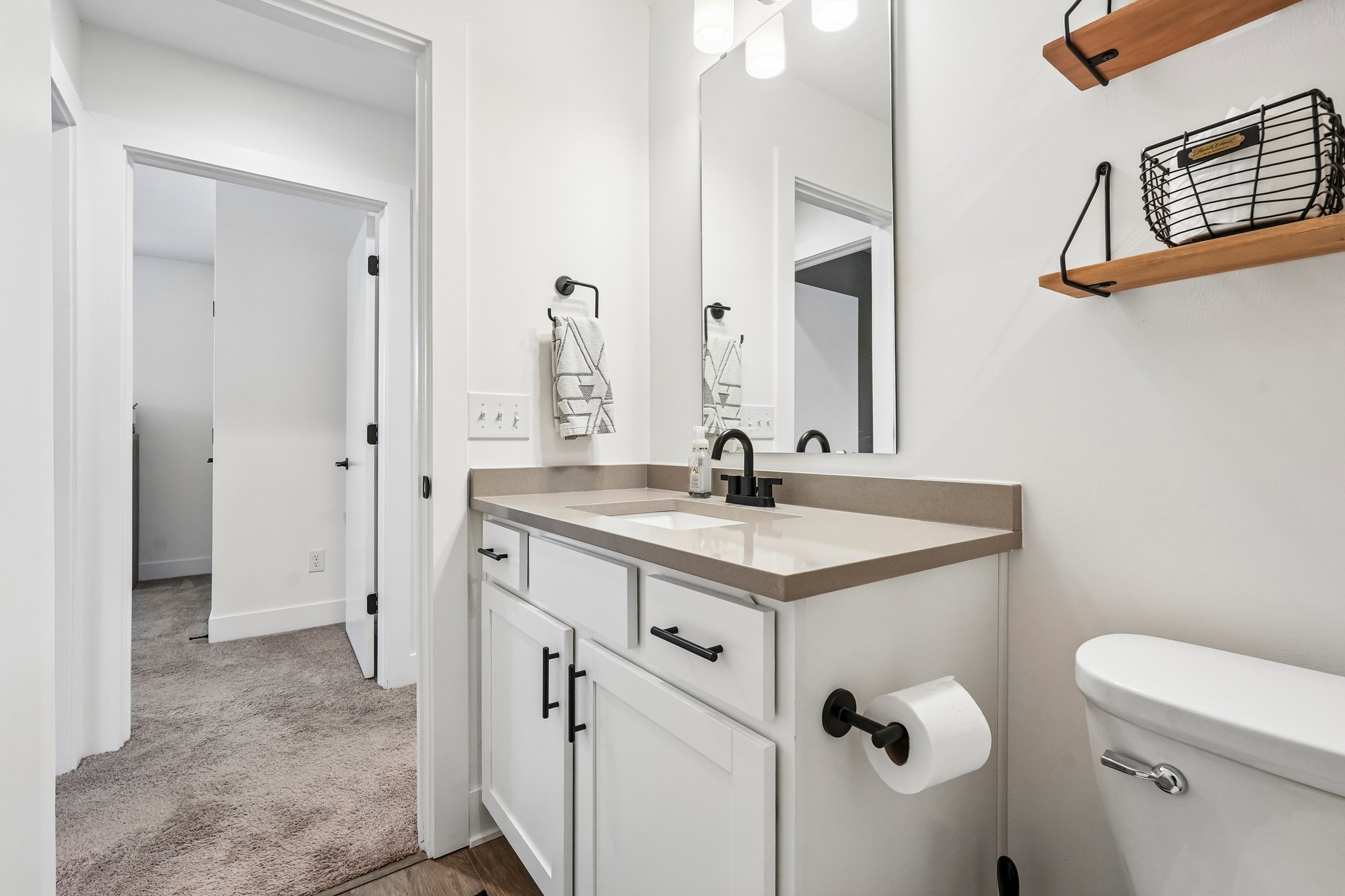 Macpherson Ave-S2204-037.jpg