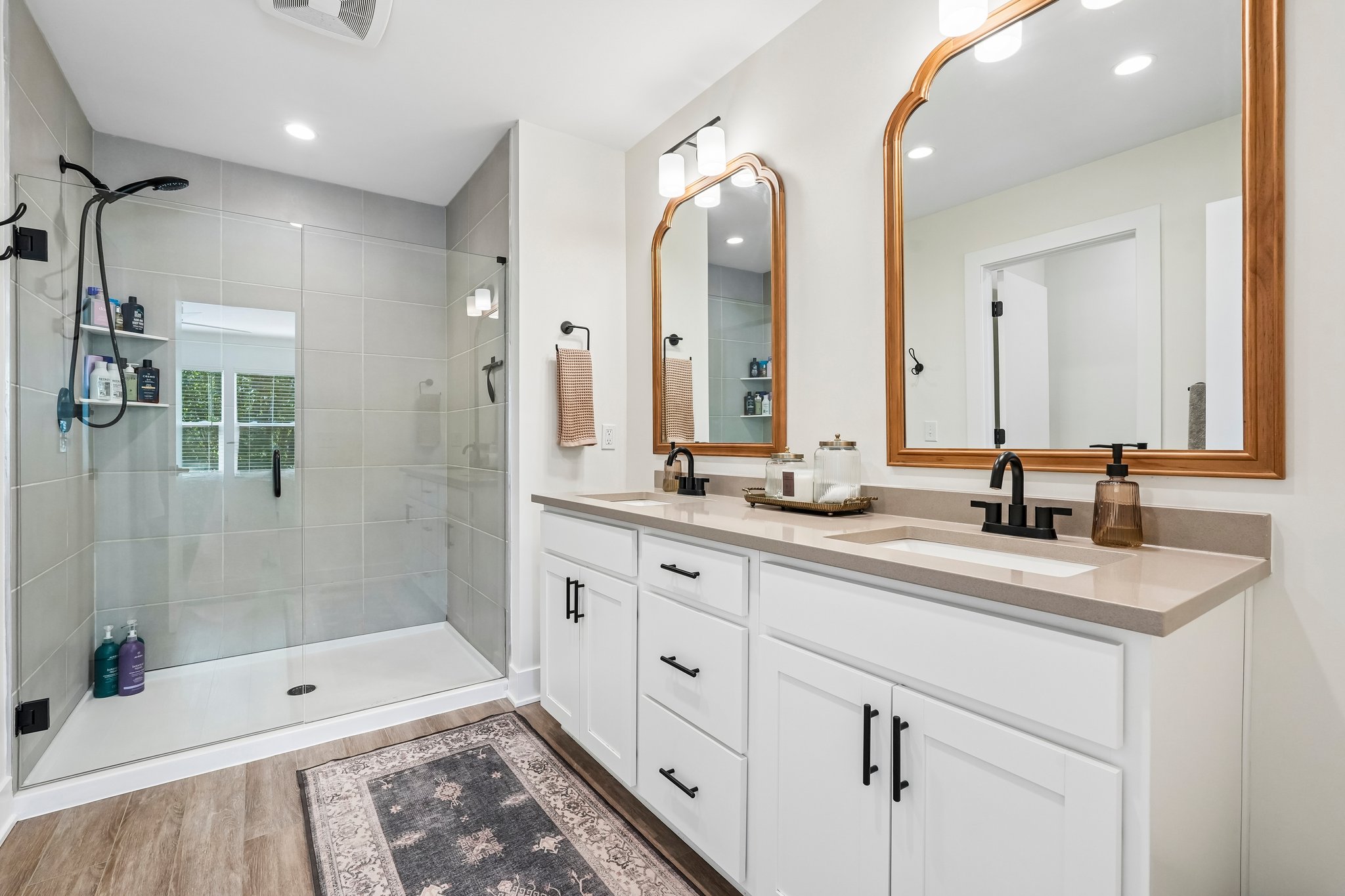 Macpherson Ave-S2204-045.jpg