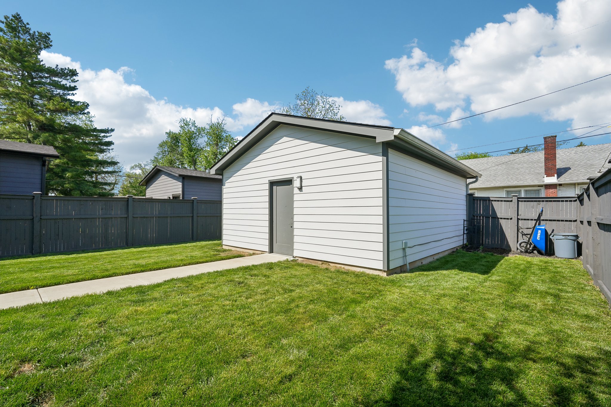 Macpherson Ave-S2204-063.jpg