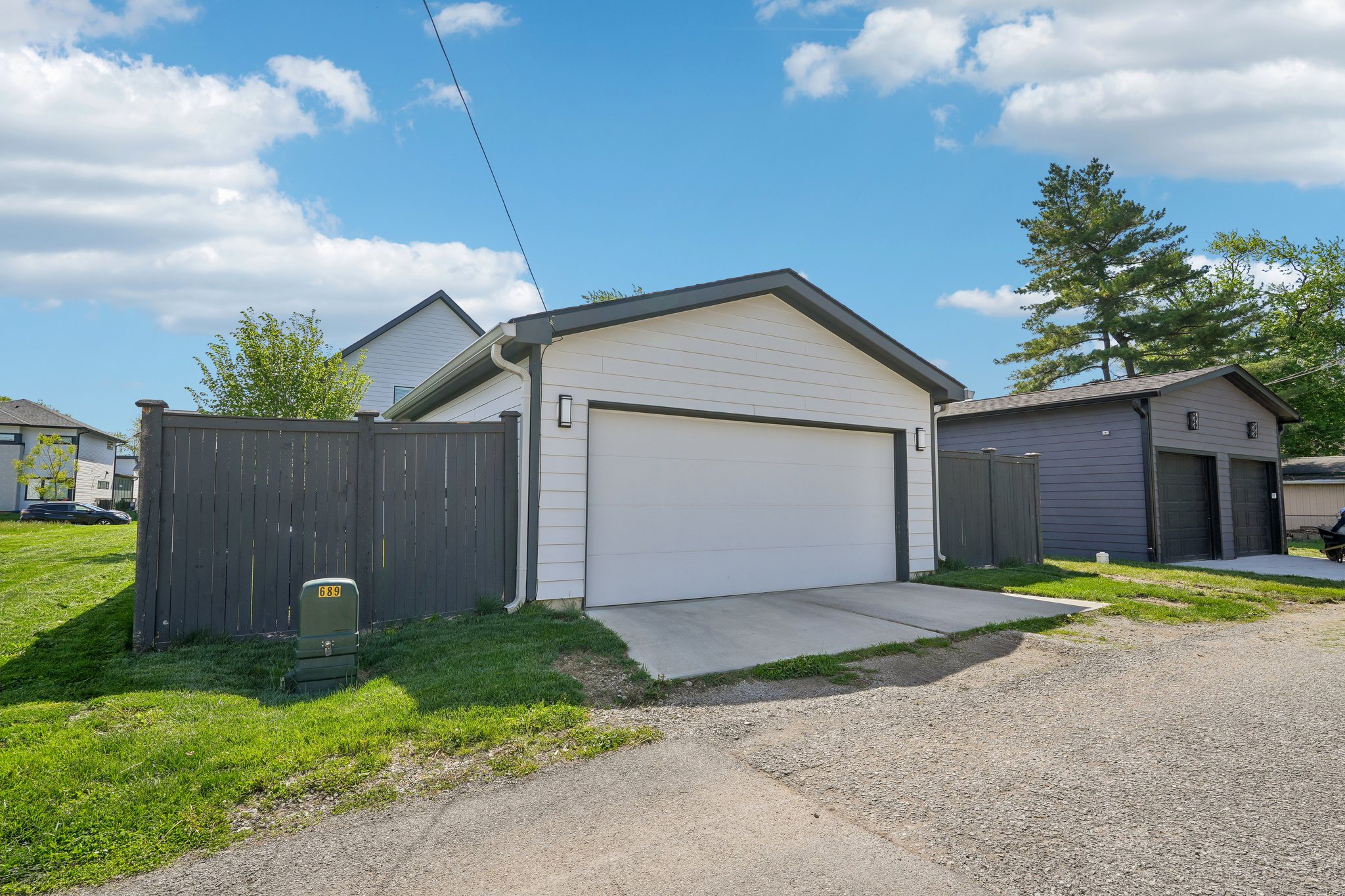 Macpherson Ave-S2204-067.jpg