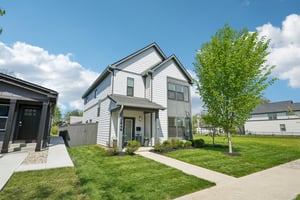 Macpherson Ave-S2204-002.jpg