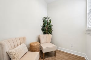 Macpherson Ave-S2204-028.jpg