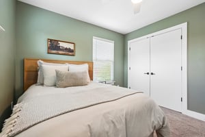 Macpherson Ave-S2204-034.jpg