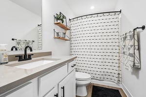 Macpherson Ave-S2204-036.jpg