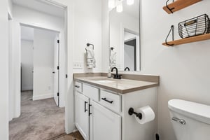 Macpherson Ave-S2204-037.jpg