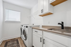 Macpherson Ave-S2204-038.jpg