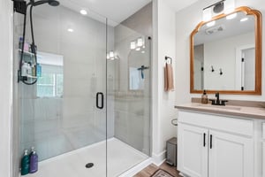 Macpherson Ave-S2204-048.jpg