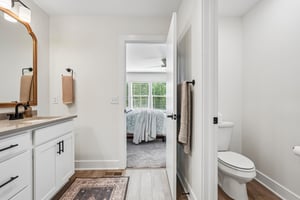 Macpherson Ave-S2204-050.jpg