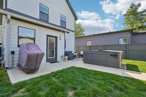 Macpherson Ave-S2204-053.jpg