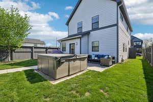 Macpherson Ave-S2204-054.jpg