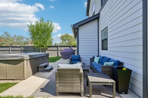 Macpherson Ave-S2204-057.jpg